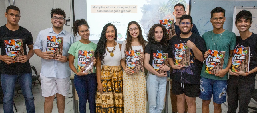 Workshop at UFAC-Brazil teaches student teachers in training about wildfire in the Amazon