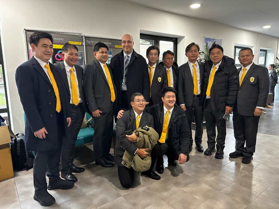 A group of delegates from Thailand stand for a group photo with Dr Costantino Grasso
